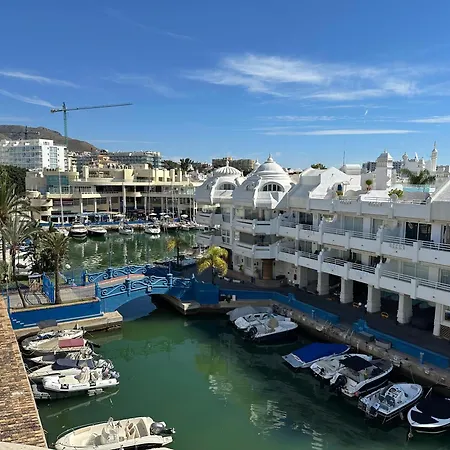 Frente A La Playa Con Piscina Y Terraza En Puerto Marina * Benalmádena